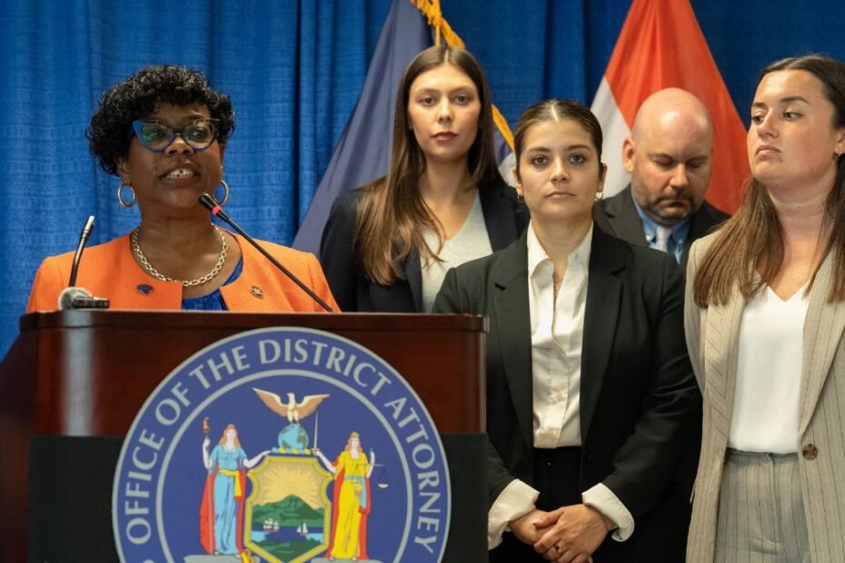 More Than 30 People Arrested as Authorities Crack Down on Bronx Open-Air Drug Market